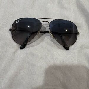 Ray-Ban Aviator Sunglasses Black Silver Frame